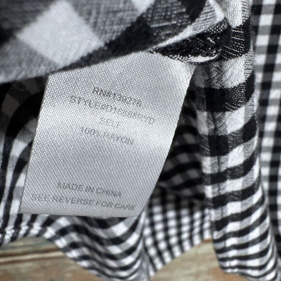 Daniel Rainn Black Gingham Womens L 3/4 Sleeve Blouse Ruffle Flared Cuffs - Picture 8 of 9